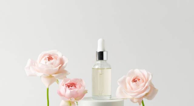 Olio di rosa mosqueta: proprietà uniche e preziose per viso e corpo