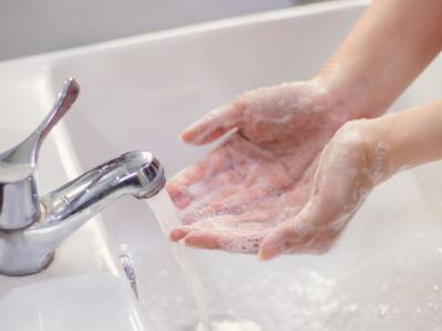 Lavarsi le mani: sicuri di farlo nel modo giusto? Attenti alle contaminazioni!