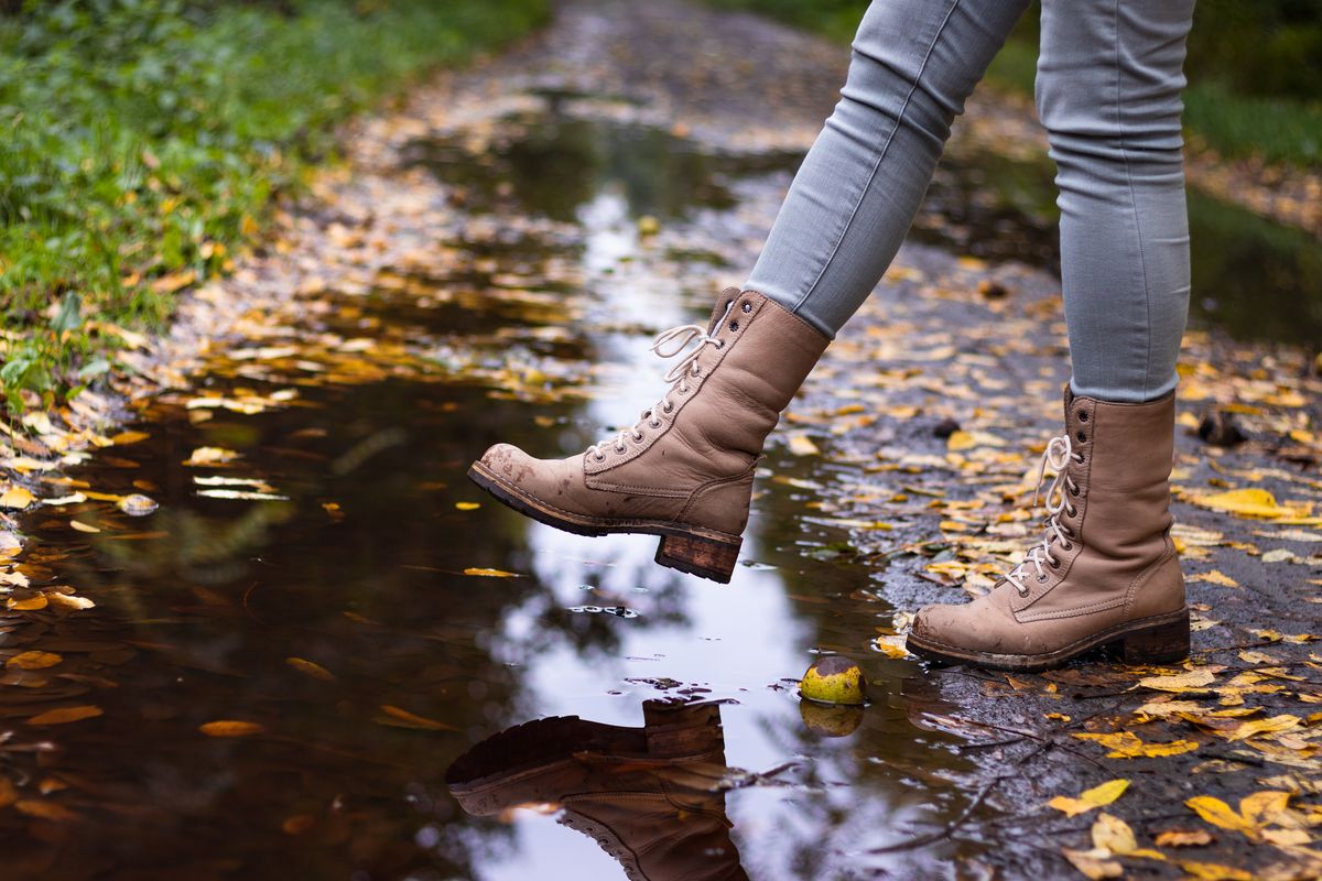 Scarpe in pelle e acqua