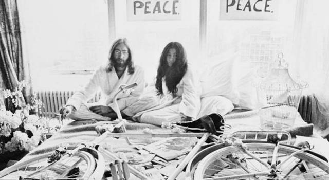 Yoko Ono: la donna di John Lennon, l&#8217;ombra di una leggenda