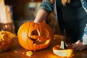 Zucca di Halloween intagliata