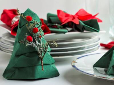 Come piegare i tovaglioli per apparecchiare la tavola di Natale: 10 idee