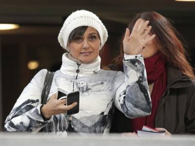 Rosita Celentano, protesta shock contro le pellicce: in Duomo a Milano con una volpe scuoiata