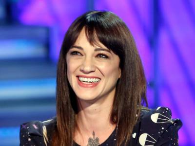 primo piano di Asia Argento