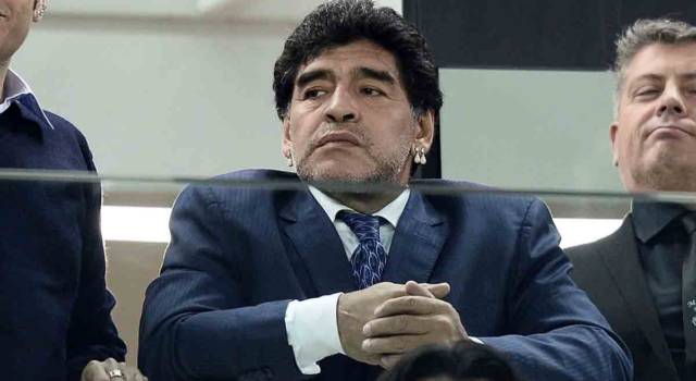 Paura per Maradona: ricoverato in clinica a La Plata