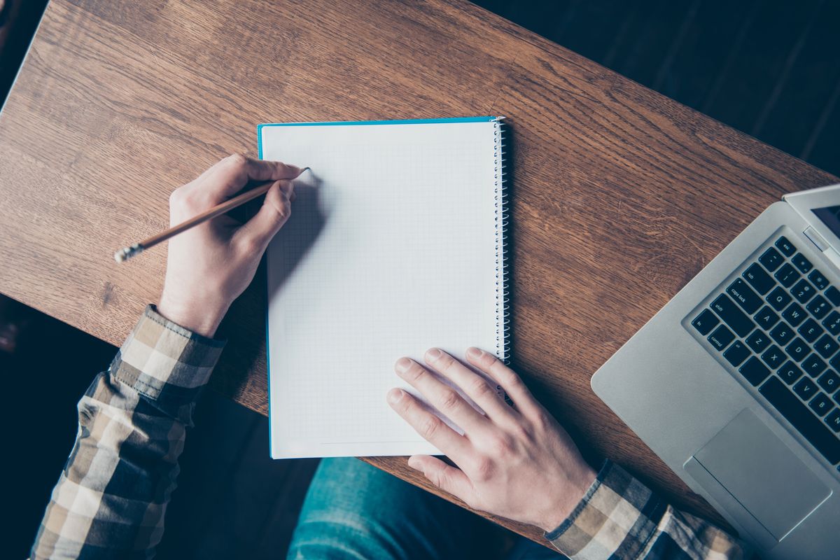 scrivere e disegnare con la mano sinistra, essere mancino