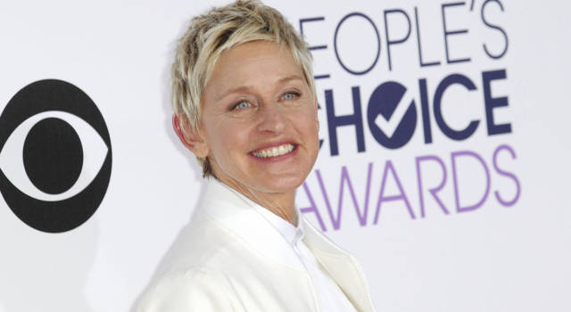 Un&#8217;adolescenza difficile e il successo con il suo show: tutto quello che non sai su Ellen DeGeneres
