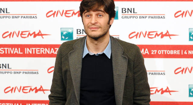 Lino Guanciale diventa papà: fiocco azzurro per l&#8217;attore è nato Pietro