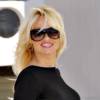 Pamela Anderson divorzia per la quinta volta: “Dan è cattivo”