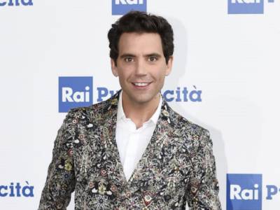 Mika potrebbe essere il nuovo conduttore dell’Eurovision 2022