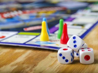 Come si gioca a Monopoli: regole, punteggi e trucchi per vincere