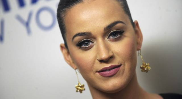 Katy Perry infiamma il Super Bowl 2015 con il suo look