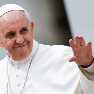Come scrivere al Papa: le modalità e l’indirizzo ufficiale del Pontefice