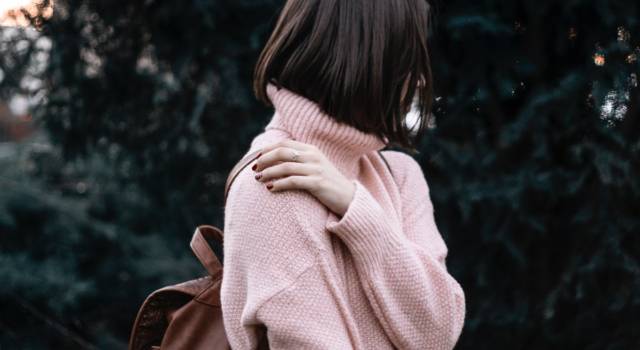 Il maglione di tendenza nel 2021: modelli degli stilisti