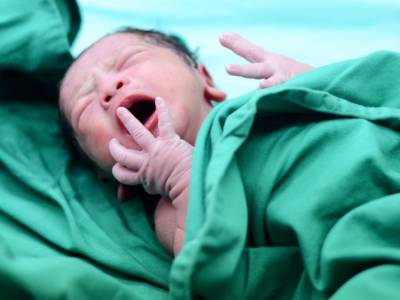 Come medicare il cordone ombelicale di un neonato