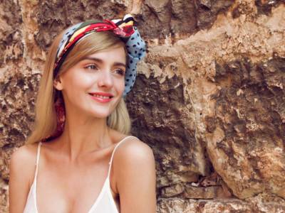 Look romantico e chic con il foulard