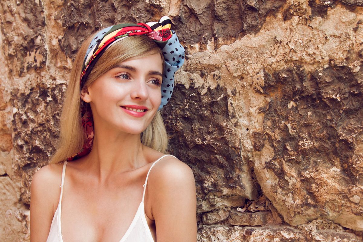 Look romantico e chic con il foulard