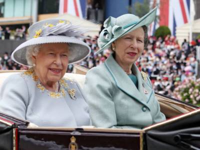 La Principessa Anna d'Inghilterra con la Regina Elisabetta II