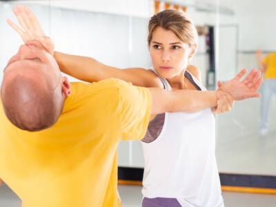 donna autodifesa krav maga