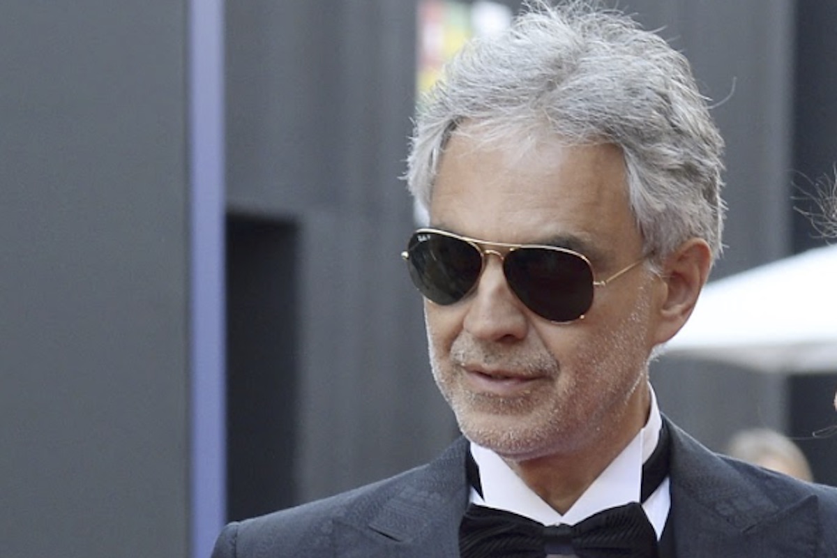 Amos Bocelli si laurea: la dedica tenerissima del padre Andrea - La Sicilia