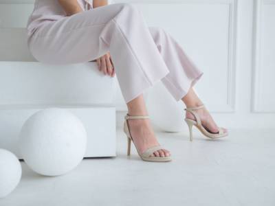 Pantaloni al ginocchio bianchi