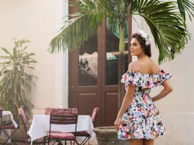 Ragazza in look esotic style