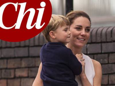 Kate Middleton a spasso con Louis “come una mamma normale”