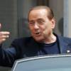 Chi era Silvio Berlusconi: l’ascesa imprenditoriale, la politica, gli amori e la famiglia