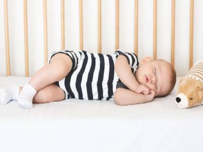 Basta un fazzoletto e il bambino si addormenta in 40 secondi