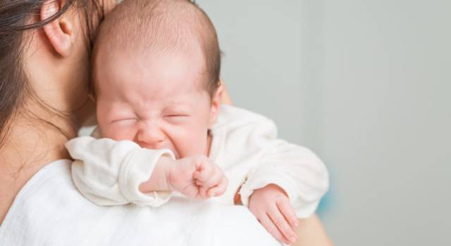 Le coliche del neonato: come riconoscerle e poi affrontarle?