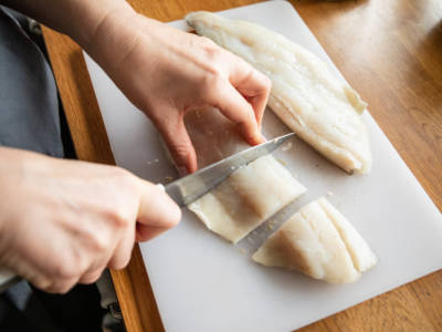 Togliere l’odore di pesce dalle mani: metodi e consigli