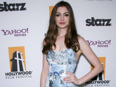 Le Streghe, polemiche per il film con Anne Hathaway: “Offende i disabili”