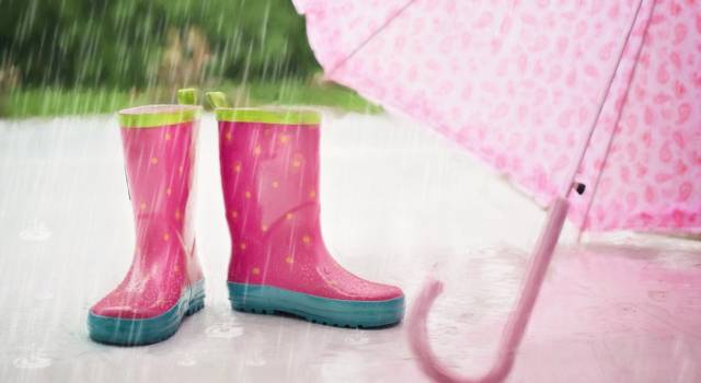 Comodi e a prova di pioggia: ecco gli stivali di gomma che dovremmo avere