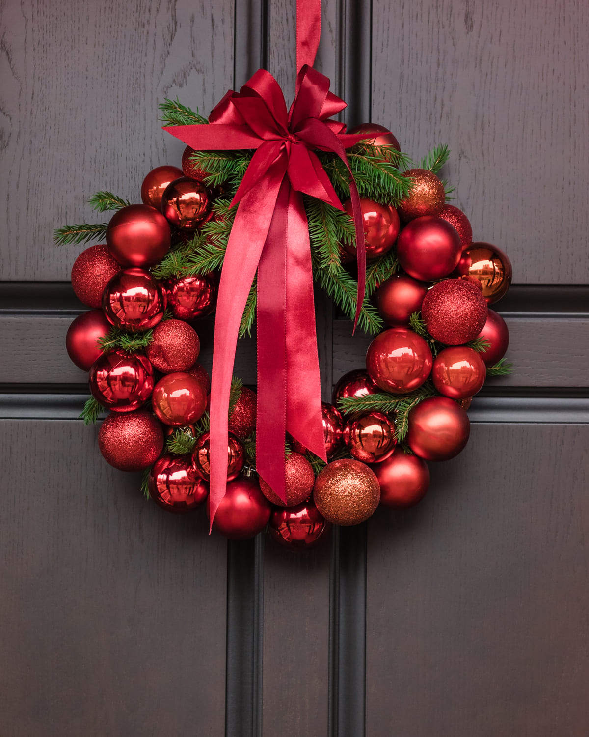 Ghirlanda di Natale con palline