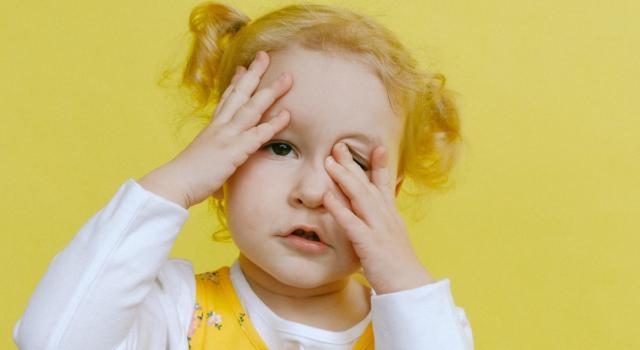 A cosa è legata la comparsa delle occhiaie nei bambini?