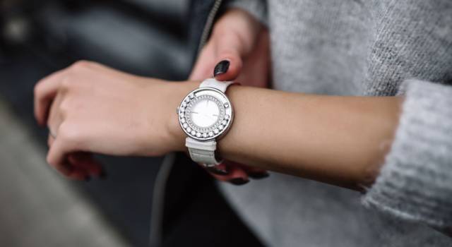 Il lusso in formato minimal e prêt-à-porter: così Dior conquista con la sua nuova collezione di orologi Gem Dior