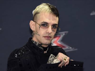 Achille Lauro, all’Eurovision 2022 in western style: Gucci firma il suo look cowboy