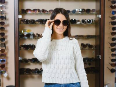 Come scegliere gli occhiali da sole: le regole per non sbagliare