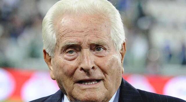 Giampiero Boniperti è morto, aveva 92 anni: è stato dirigente e calciatore della Juventus