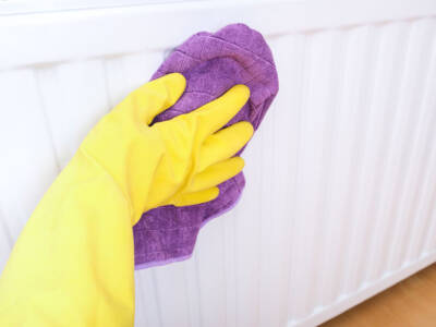 Come pulire i termosifoni: tutto quel che c’è da sapere