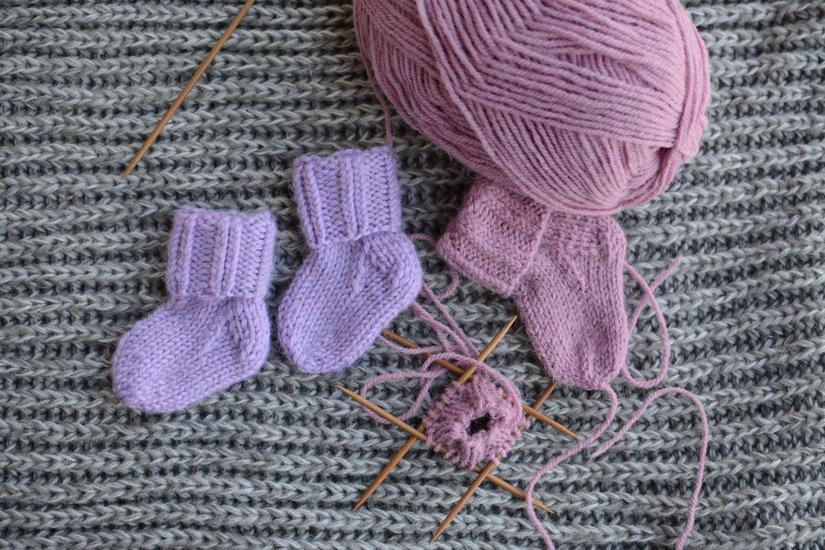 Calzine lavori a maglia per neonati