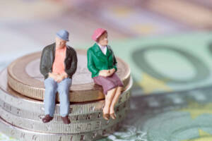 anziani monete pensione risparmio