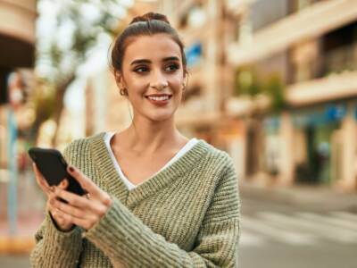 ragazza telefono smartphone