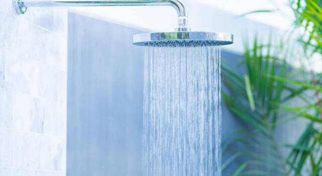 Soffione della doccia otturato? Ecco come rimediare in modo semplice e naturale