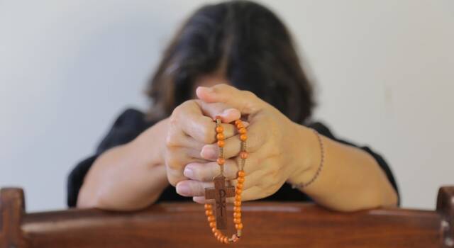 Come si recita il rosario: i venti misteri e le preghiere