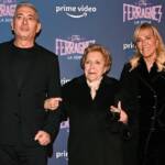 Il papà Franco Lucia, la mamma Annamaria Berrinzaghi e la nonna Luciana di Fedez