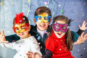 bambini travestiti per carnevale