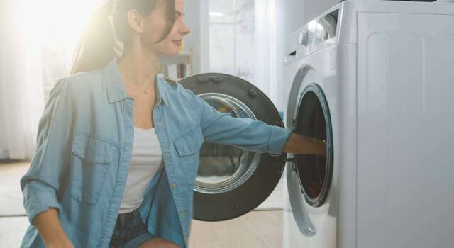 6 cose da non mettere mai in lavatrice