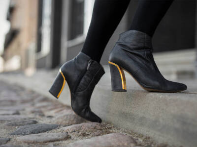 Stivaletti neri con punta