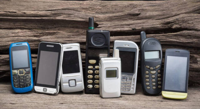 Modelli di cellulari famosi: dal Nokia Cityman al Motorola RazrV3